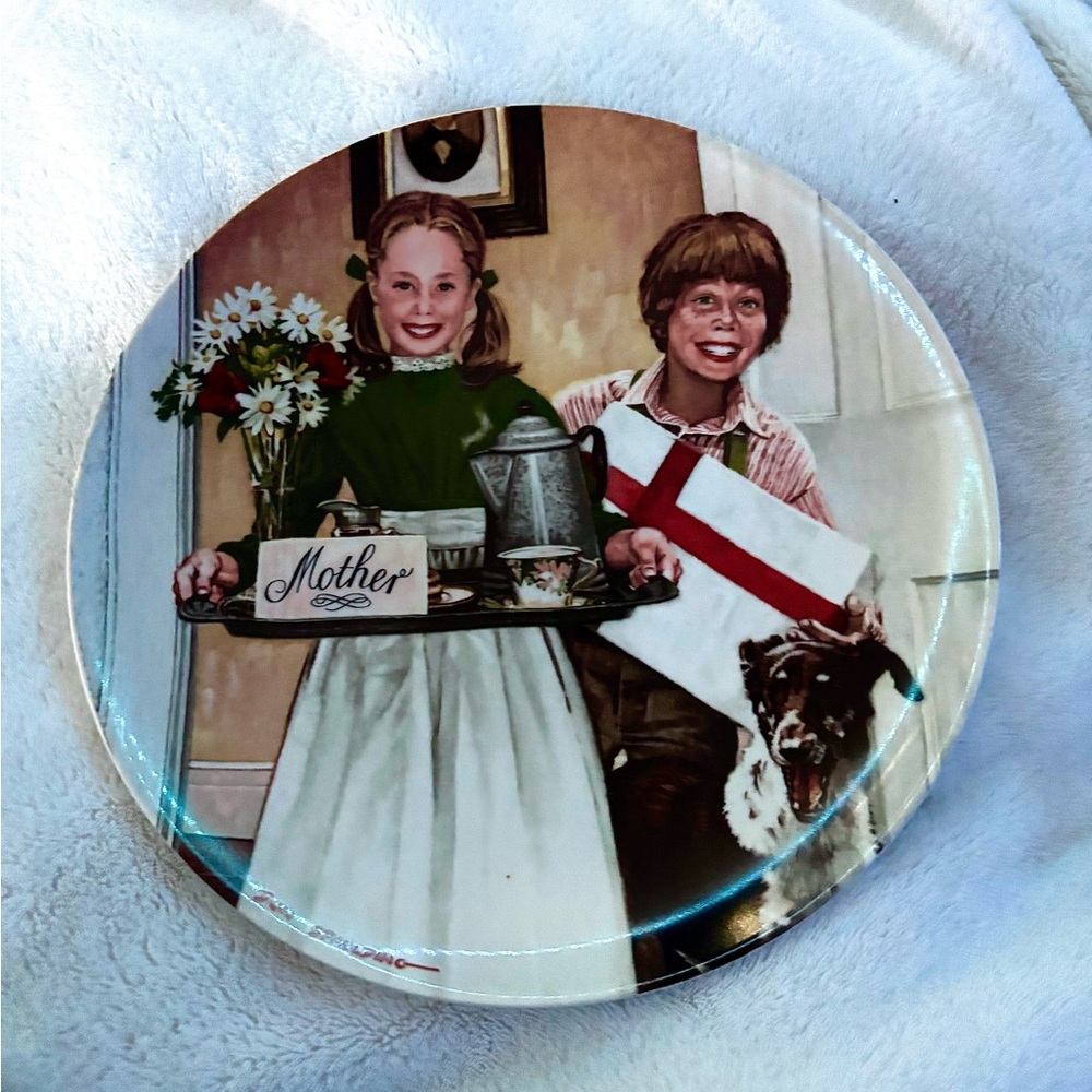 The Edwin M Knowles China Co Mothers Day Plate- LIKE NEW- In Box RARE 1983